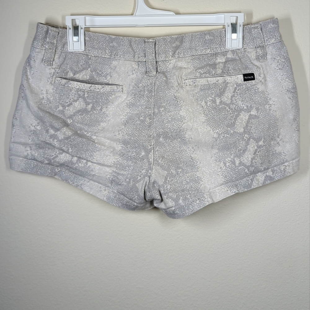 Hurley Lowrider Classic Fit Short Size 11 Juniors Multicolored Cuffed Low Rise - Picture 7 of 7